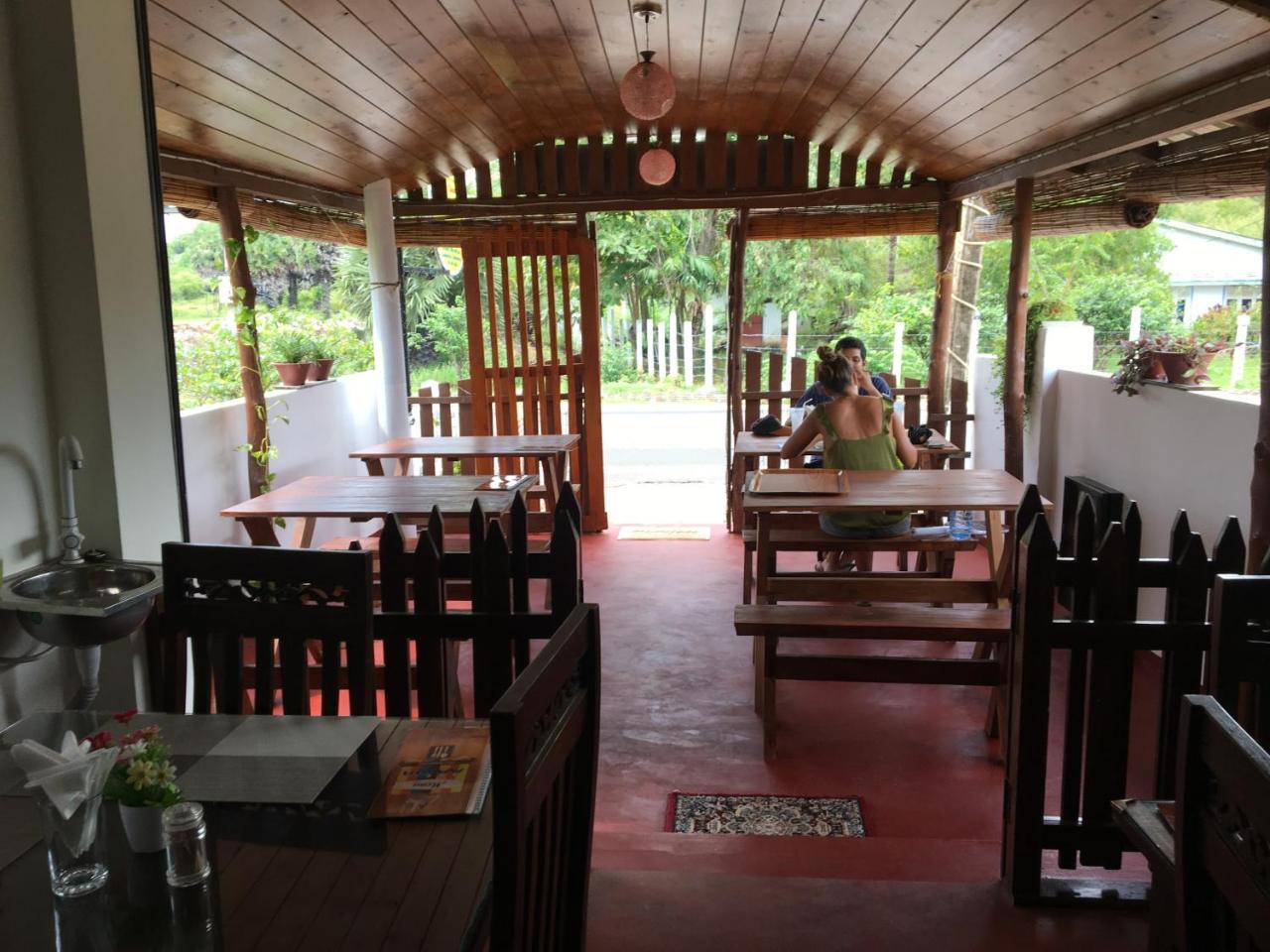 Aa Inn Trincomalee Exterior photo