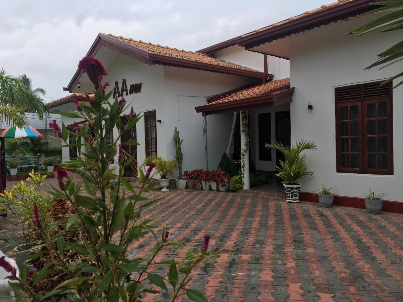 Aa Inn Trincomalee Exterior photo