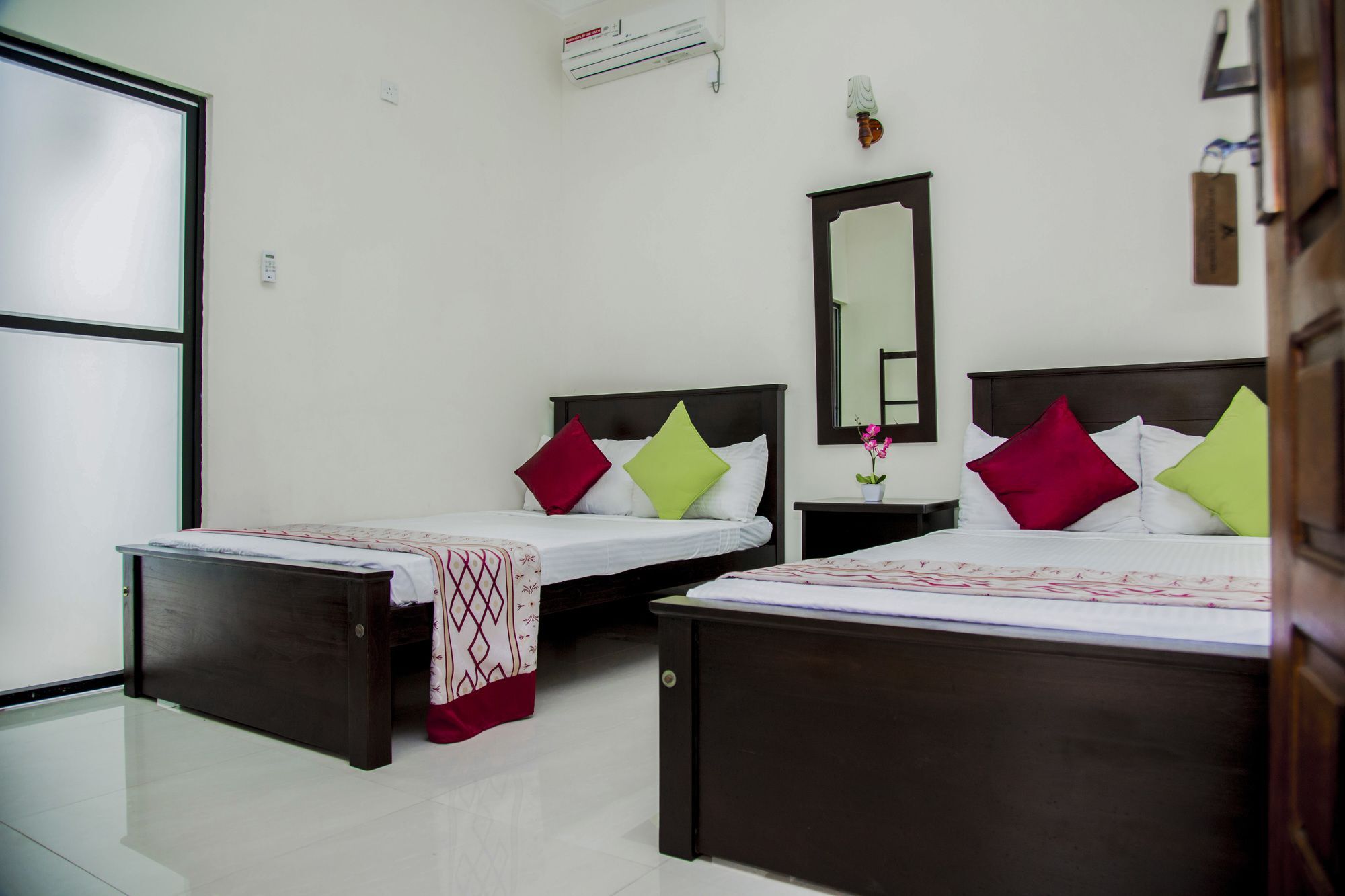 Aa Inn Trincomalee Exterior photo