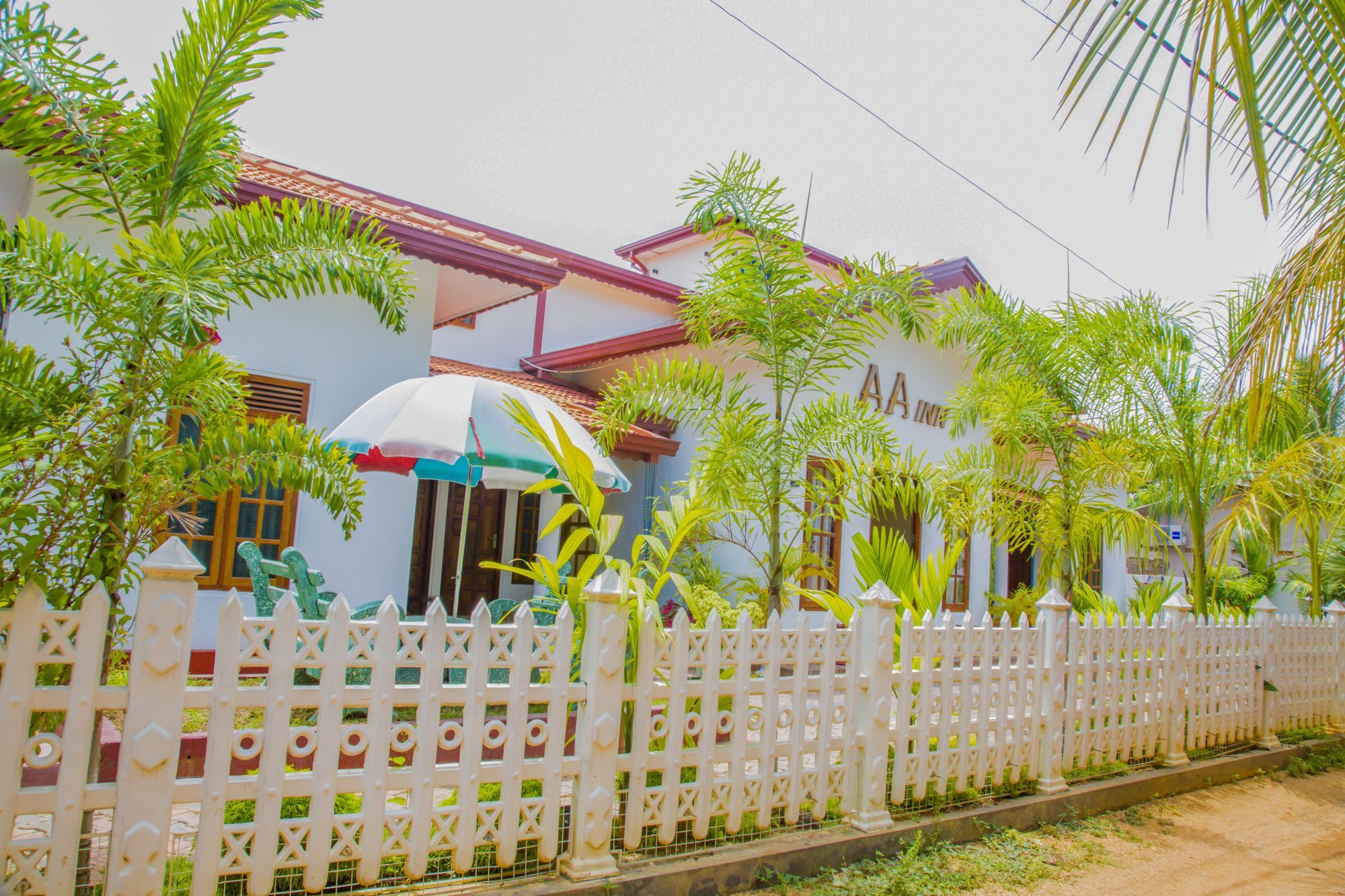 Aa Inn Trincomalee Exterior photo